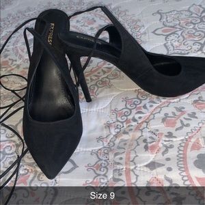 Selling these beautiful black heels. Never used , didn’t fit.
